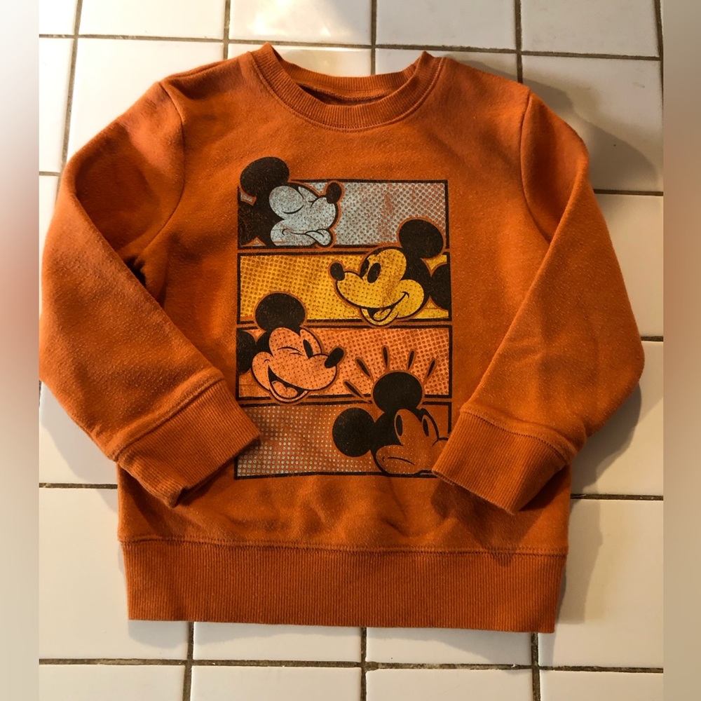 Mickey Mouse fleece sweatshirt in great condition size 3T